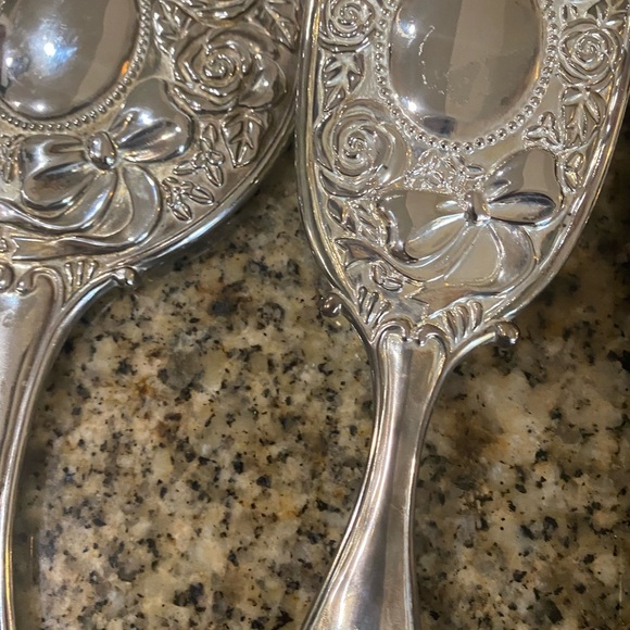 Vintage Victorian Silver Ornate Repousse’ Vanity Mirror, Brush, and Comb Set - Picture 9 of 16